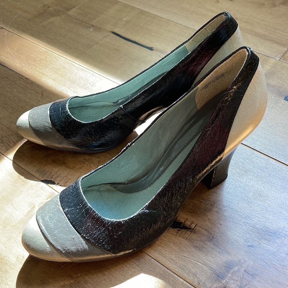 Kenneth Cole Reaction Boca Girl Leather color block heels